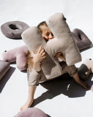 Almohada Letra H