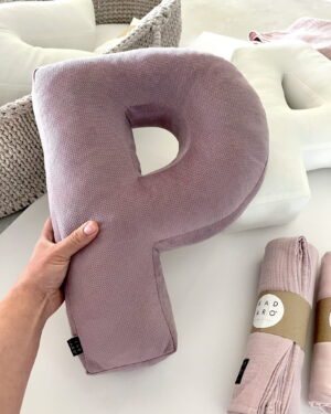Almohada Letra P